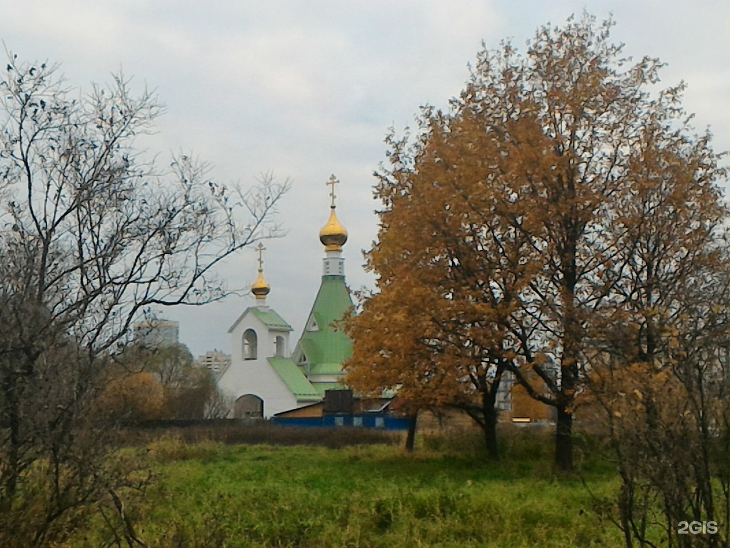 Храм Покрова Пресвятой Богородицы осень