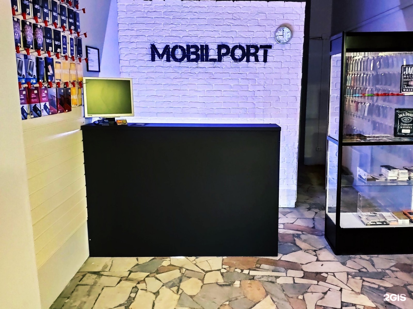 Бук спб. Магазин ноутбуков. Магазин ноутбуков в СПБ. Laptop Store. Mobilport.