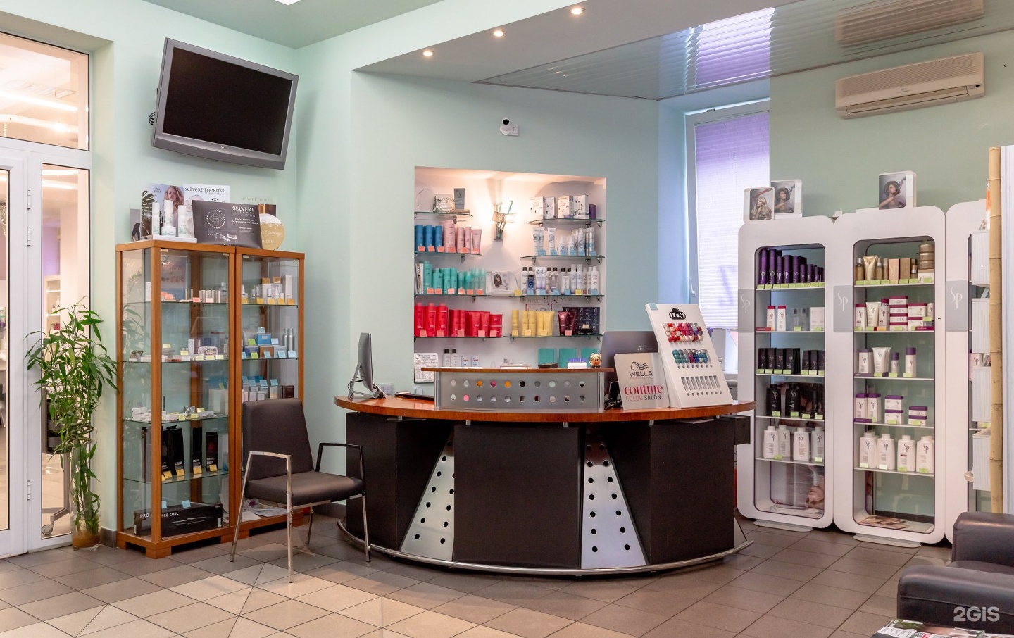 Парикмахерская красивые люди. Гражданский проспект 128 к2. Гражданский проспект парикмахерская. Гражданский проспект парикмахерская. Гражданский 104 корпус 1.