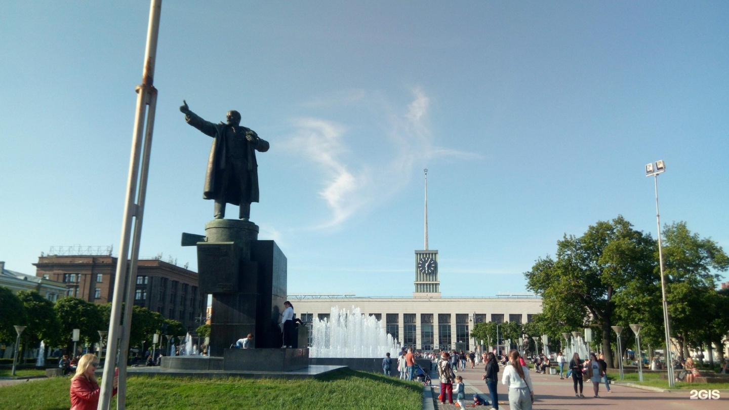 финляндский вокзал памятник ленину