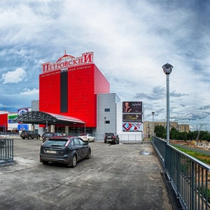 Фото от владельца Петровский, торгово-развлекательный комплекс