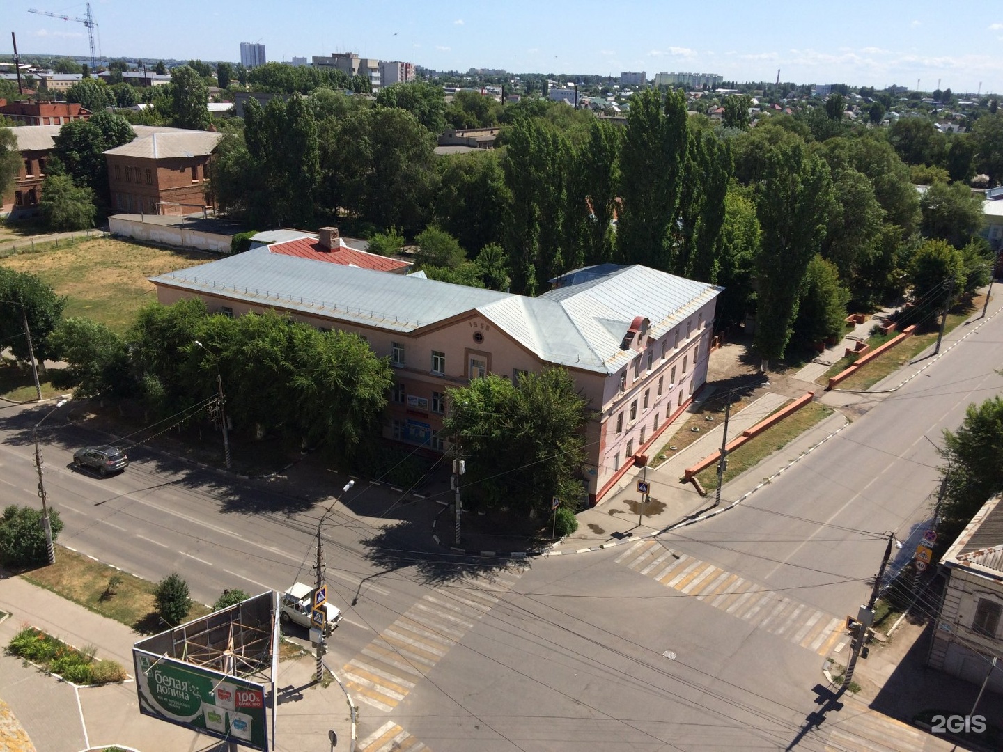 Площадь энгельса. Энгельсский промышленно-экономический техникум. ЭПИК Энгельс колледж. Площадь свободы 2 Энгельс. Площадь свободы 21 Энгельс.