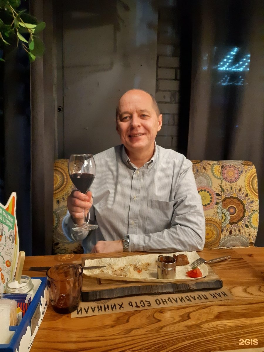 джойс саратов. набережная космонавтов 7а. джос наб космонавтов 7а отзывы. дядюшка джос ресторан саратов. набережная космонавтов 7а.