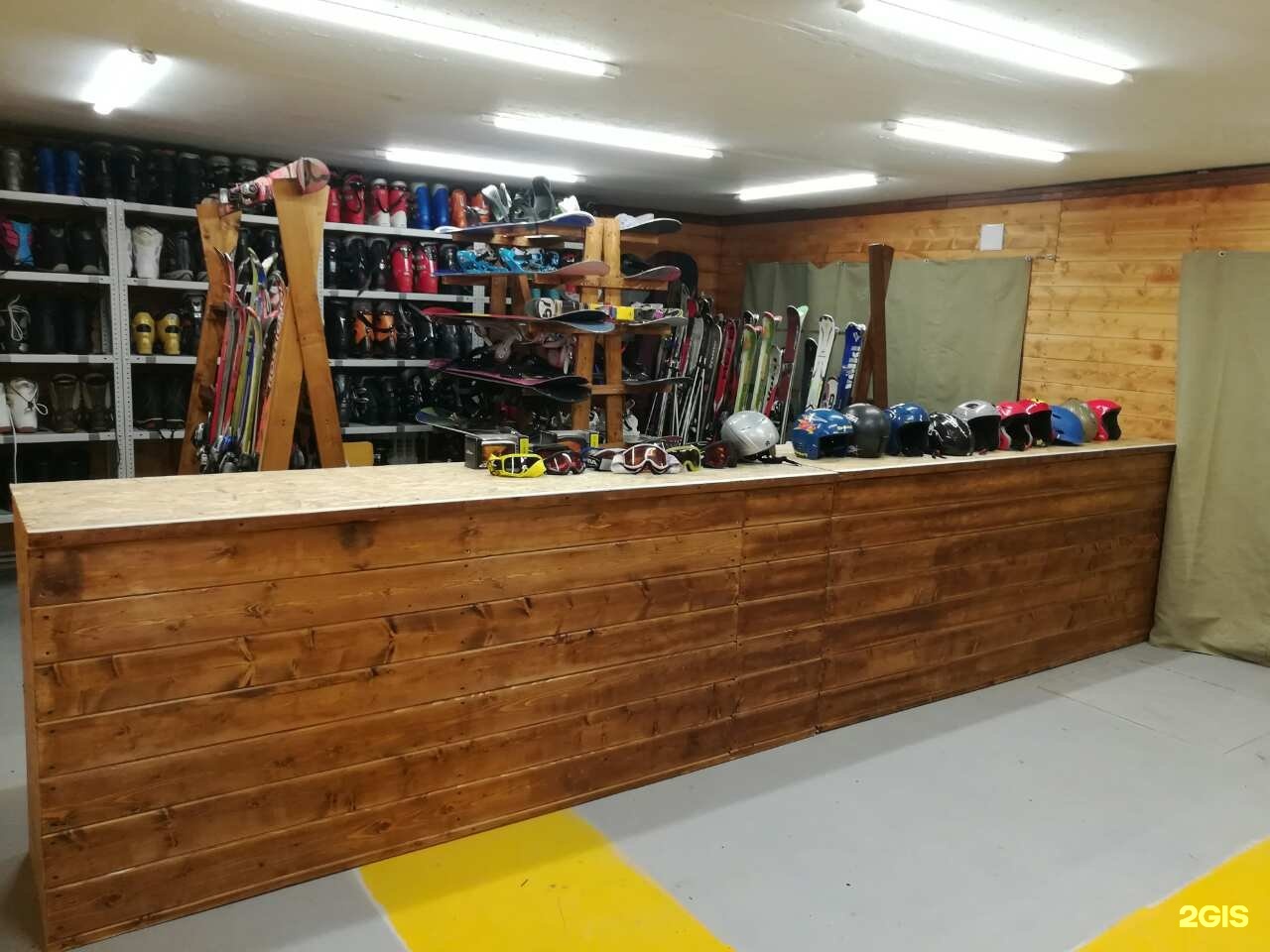 прокат лыжного инвентаря. вещи на прокат в горно-алтайске. прокат горнолыжного снаряжения новосибирск. прокат сноубордов челябинск. лыжи напрокат.