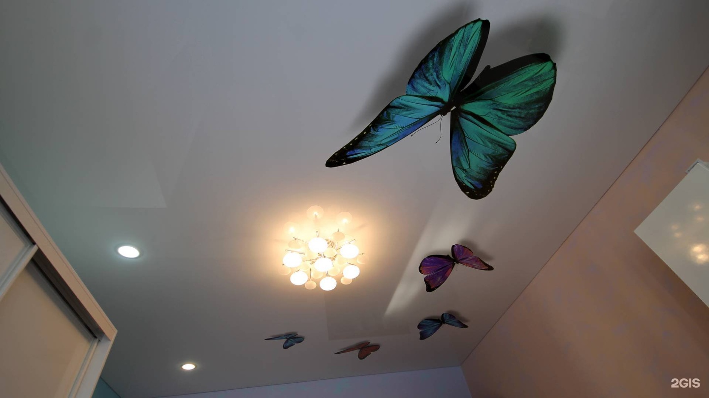 Потолок с бабочками 3д дизайн