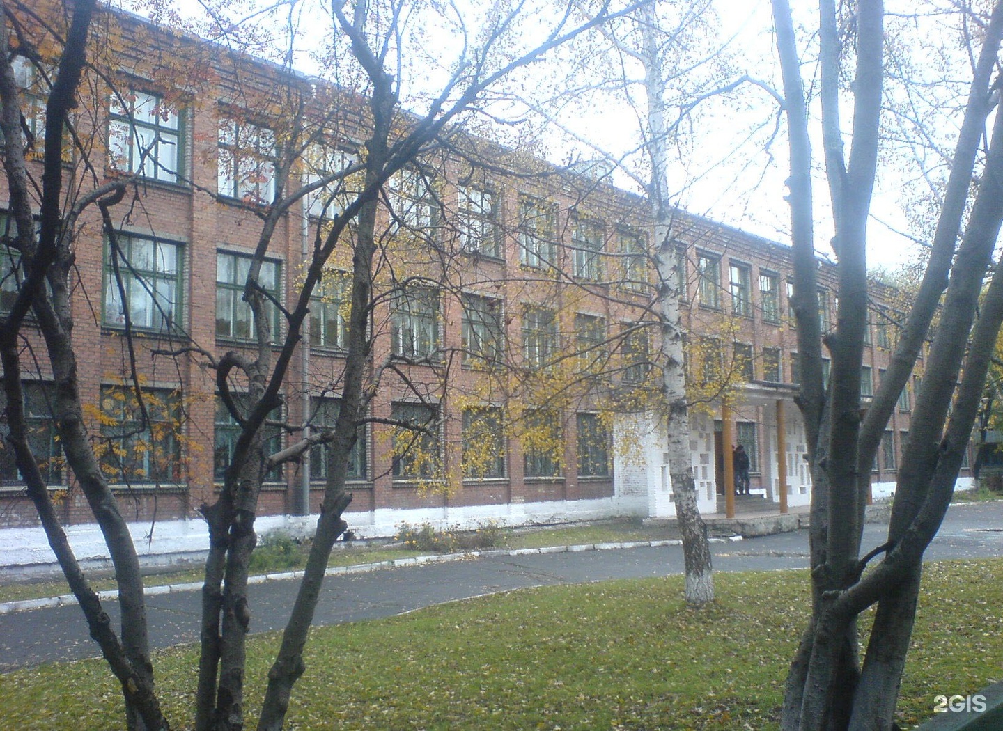 Школа на новокузнецкой. 8 Школа Новокузнецк. Школа 43 Новокузнецк. Школа 4 Новокузнецк.