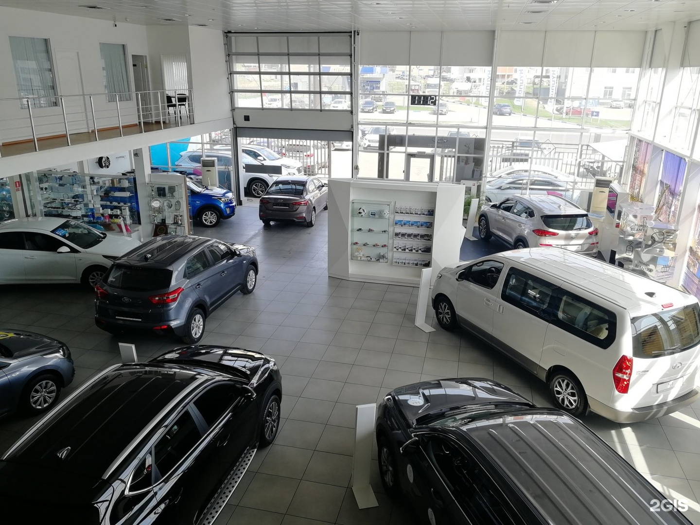 Хендай смоленск. Октан-в дилерский центр Hyundai, Смоленск. Дилерский центр Хендай в Смоленске. Смоленск Краснинское шоссе 37а Октан-в мультибрендовый автосервис. Смоленск Краснинское шоссе 37