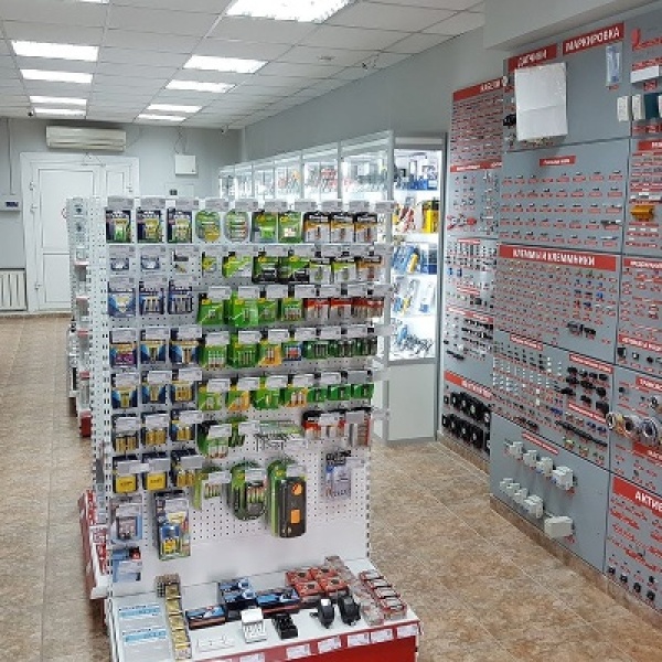 ЧИП и ДИП, сеть магазинов приборов и электронных