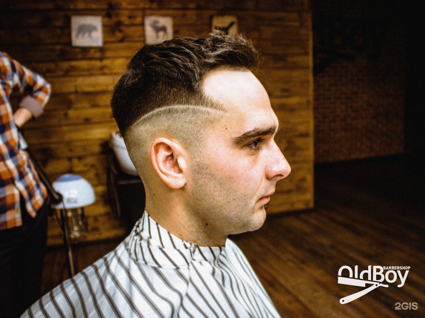 Oldboy barbershop ул кузбасской дивизии 19 отзывы. Олдбой коммунарка барбершоп. Псков олдбой октябрьский 15. Oldboy barbershop ул. Барбершоп с улицы.