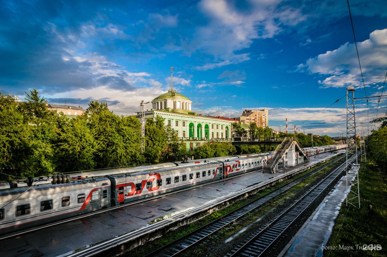 Железнодорожный. Железнодорожный вокзал Мурманск. Мурманский ЖД вокзал. Железнодорожный вокзал Мурманск, Мурманск. Вокзал Мурманск платформы.