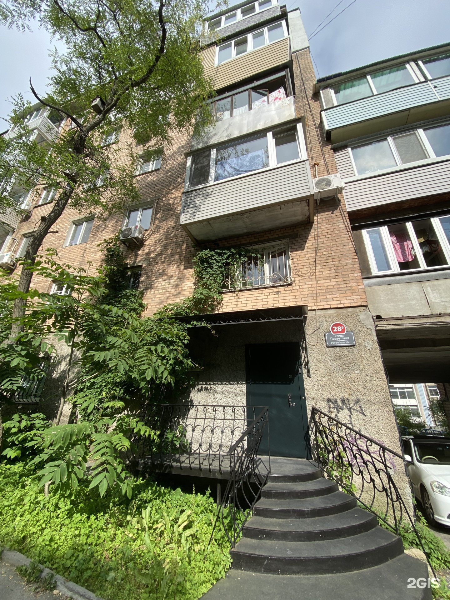 3-комнатная, улица Посьетская 28, восток, 4 этажей, 3 этаж, 82,0 кв. м. центр. Ц