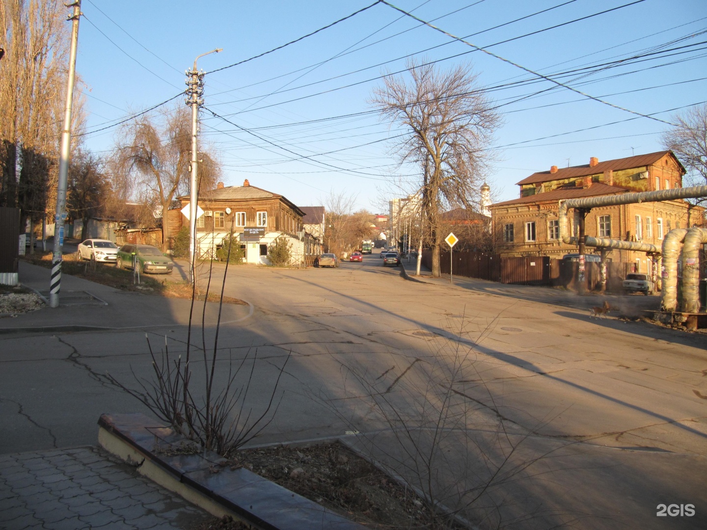 Улица веселая. Перекресток пяти дорог. Дорога Саратов город центр. Перекресток 5 дорог Тамбов. Перекрёсток 5дорог как выглядит.