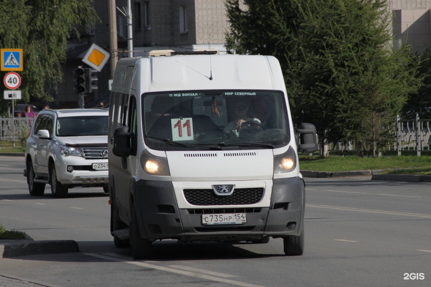 11 маршрутка новосибирск. Маршрутка 11. Крымск маршрутки. Автобус 011.