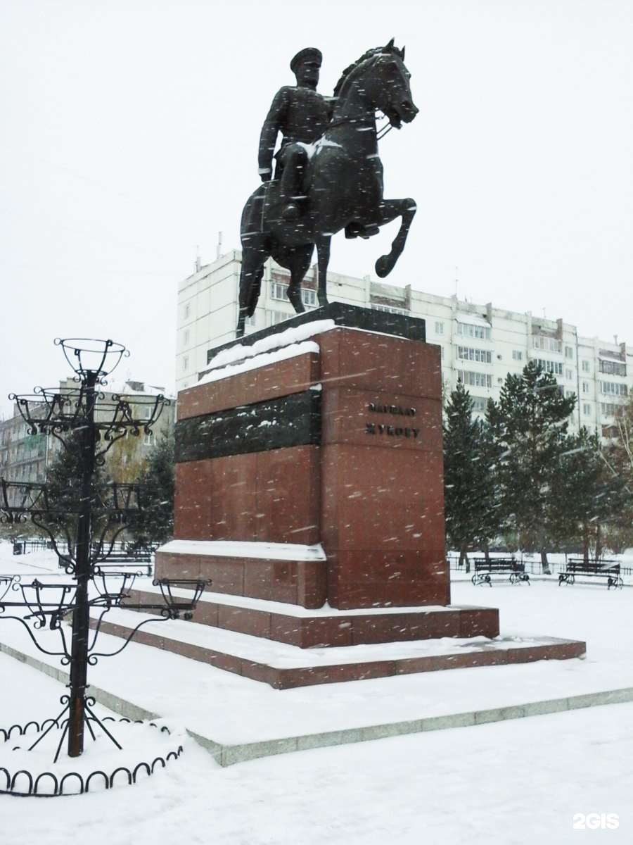 памятник жукову на проспекте маршала жукова. памятник маршала жукова иркутск. памятник маршалу жукову. памятник г к жукову иркутск. памятник георгию жукову в иркутске.