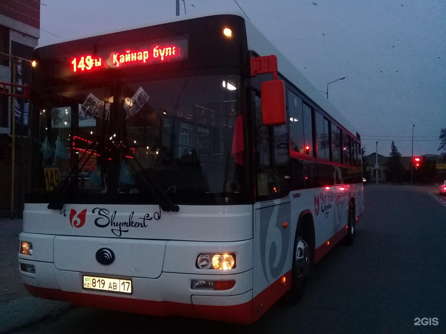 149 автобус красное
