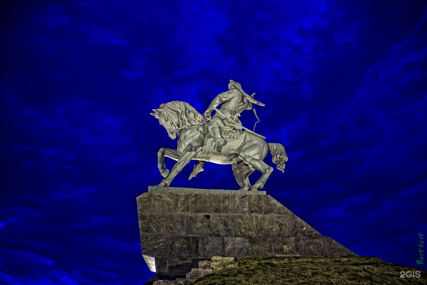 Салават Юлаев статуя в Уфе