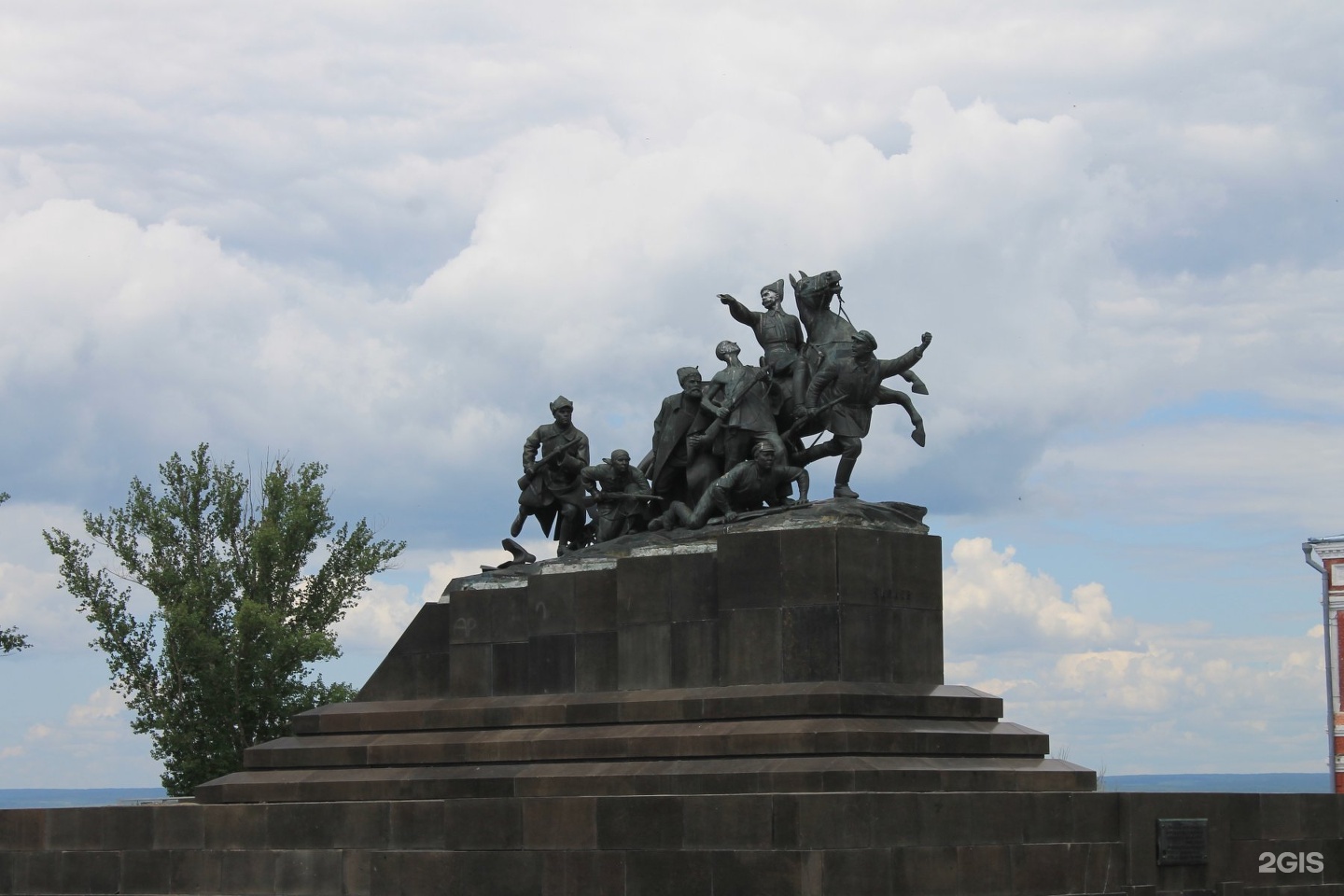 памятник чапаеву в санкт петербурге