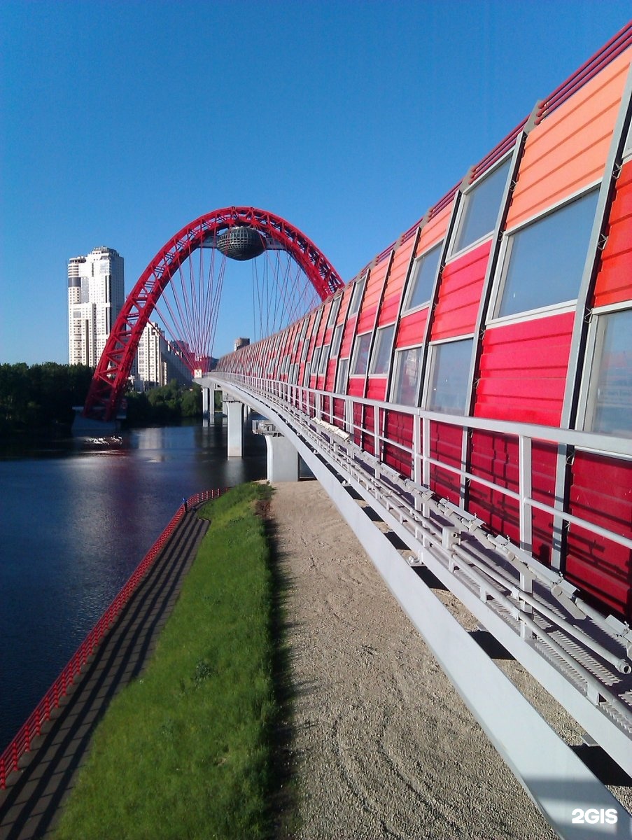 Red most. Красный мост Строгино Москва. Краснопресненская магистраль живописный мост. Крылатская 32 живописный мост. Новорижское шоссе живописный мост.