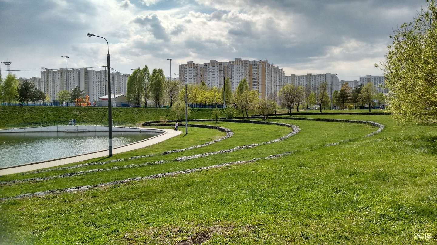 Братиславский парк. Дюссельдорфский парк в Москве. Марьино Москва Дюссельдорфский парк. Дюссельдорфский парк Братиславская.