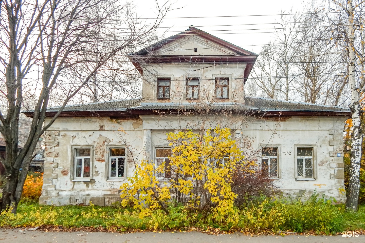 Историческая 9. Клин Лавровская дорога 27б частный дом. Костромской Кремль восстановление.