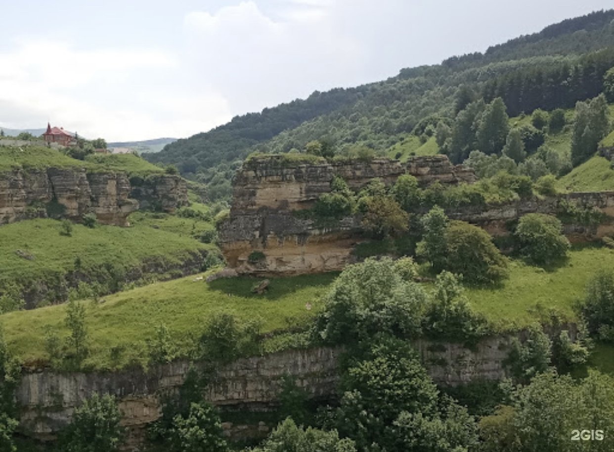 Лермонтовская скала в кисловодске фото