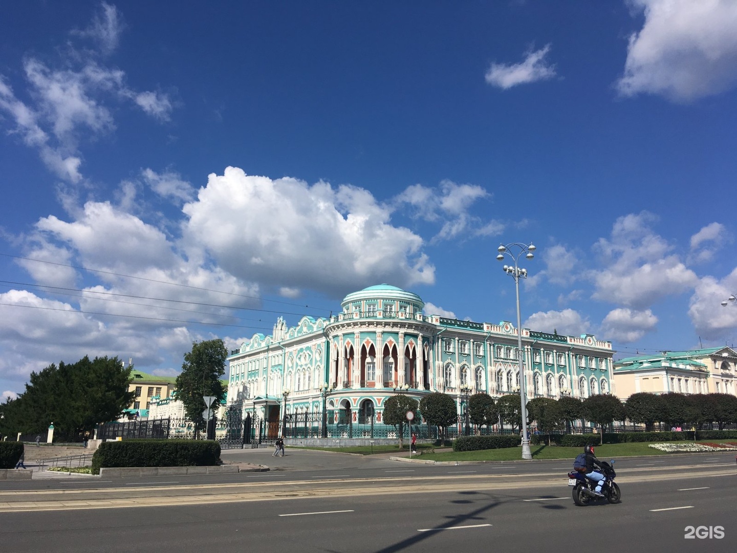 Дом Севастьянова или дом профсоюзов в Екатеринбурге