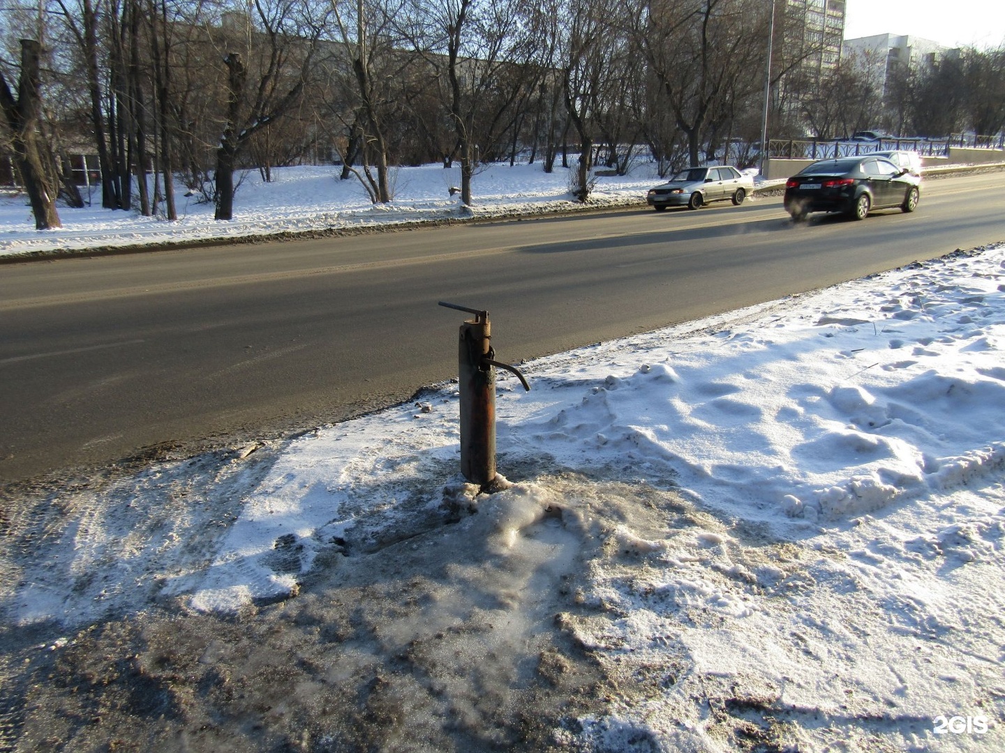 Колонка екатеринбург. Водопроводная колонка Екатеринбург. Всеволожск водопроводные колонки. Водо колонки на улицах Псков. Колонка Екатеринбург Вторчермет.