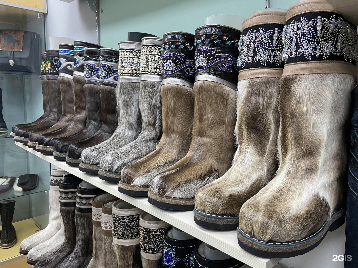 Обувь иркутск. Lois footwear ботинки 85777/26. Ботинки иркутск. Салоны обуви каприз. Ботинки иркутск.