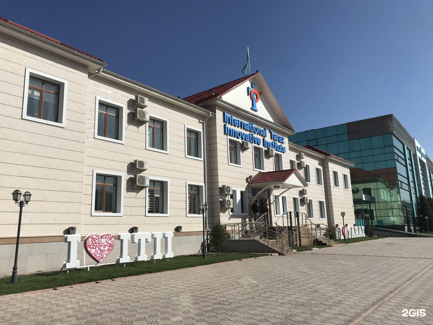 Колготкидегі брюнеткалар бар порно