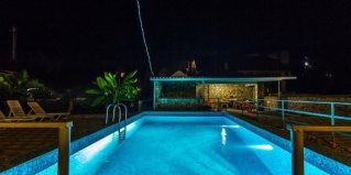 Ольгинка: Гостевой дом Кедр