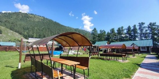 Чемал: Турбаза Добрый кот