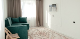 Карлушка: Апартаменты У Аэропорта