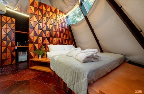 пгт Красная Поляна: Глэмпинг Pine River Красная Поляна