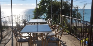 Лоо: Гостевой дом Азанта