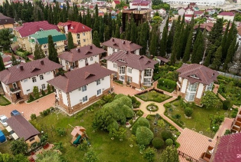 Сириус: Коттедж Саяны