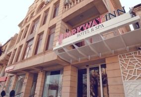 Курортный отель Parkway Inn в Баку