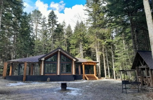 с. Архыз: Турбаза Wood palace