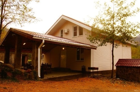 пос. Никель: Коттедж Золотой родник