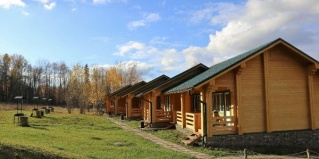 Усть-Шалашная: Турбаза Поляна