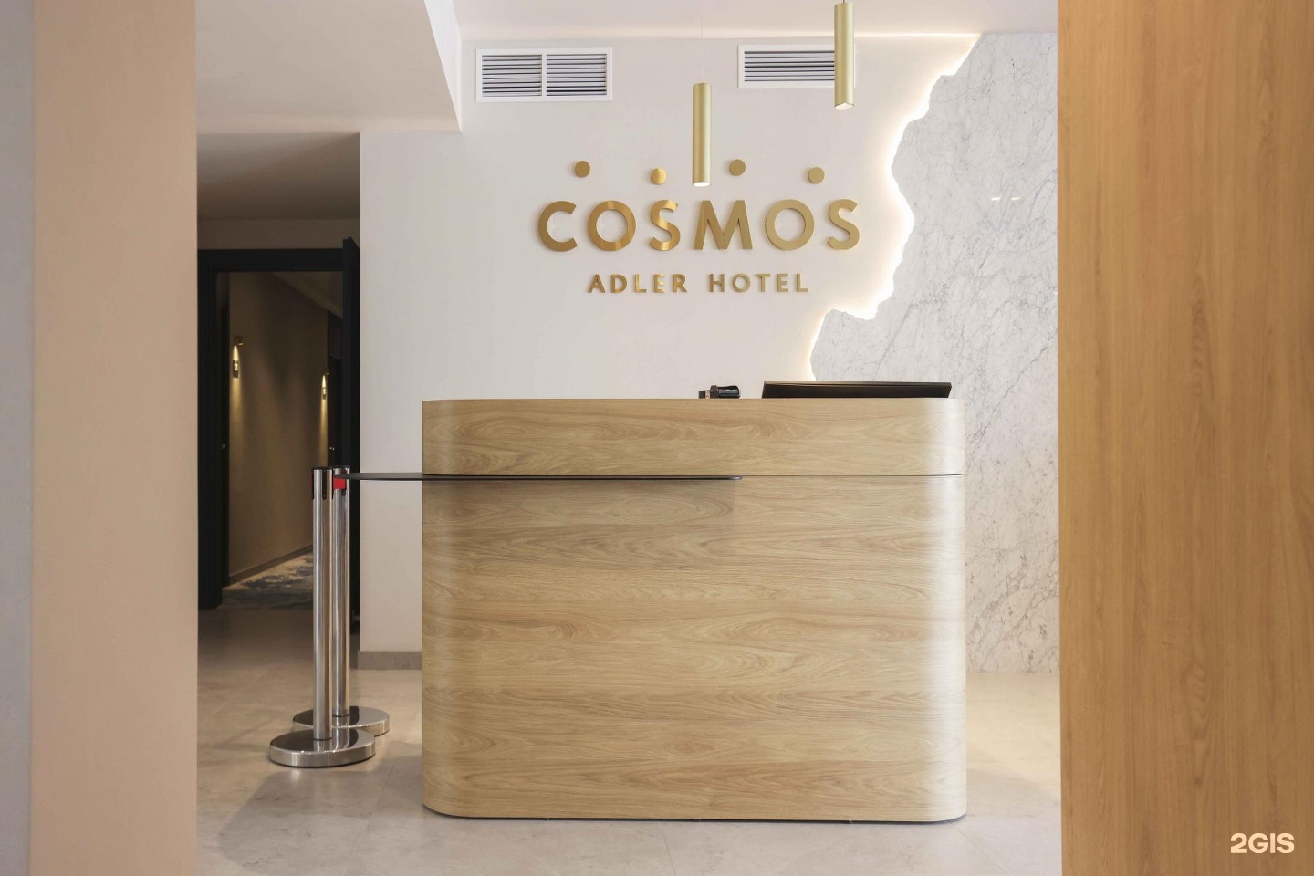 Отель Cosmos Adler Hotel 4*, Адлер м-н, улица Просвещения, 118Б/2 — цена,  фото, отзывы и адрес отеля | забронировать на Отелло